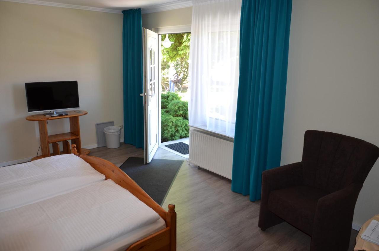 Hotel Pommerscher Hof Зиновиц Екстериор снимка