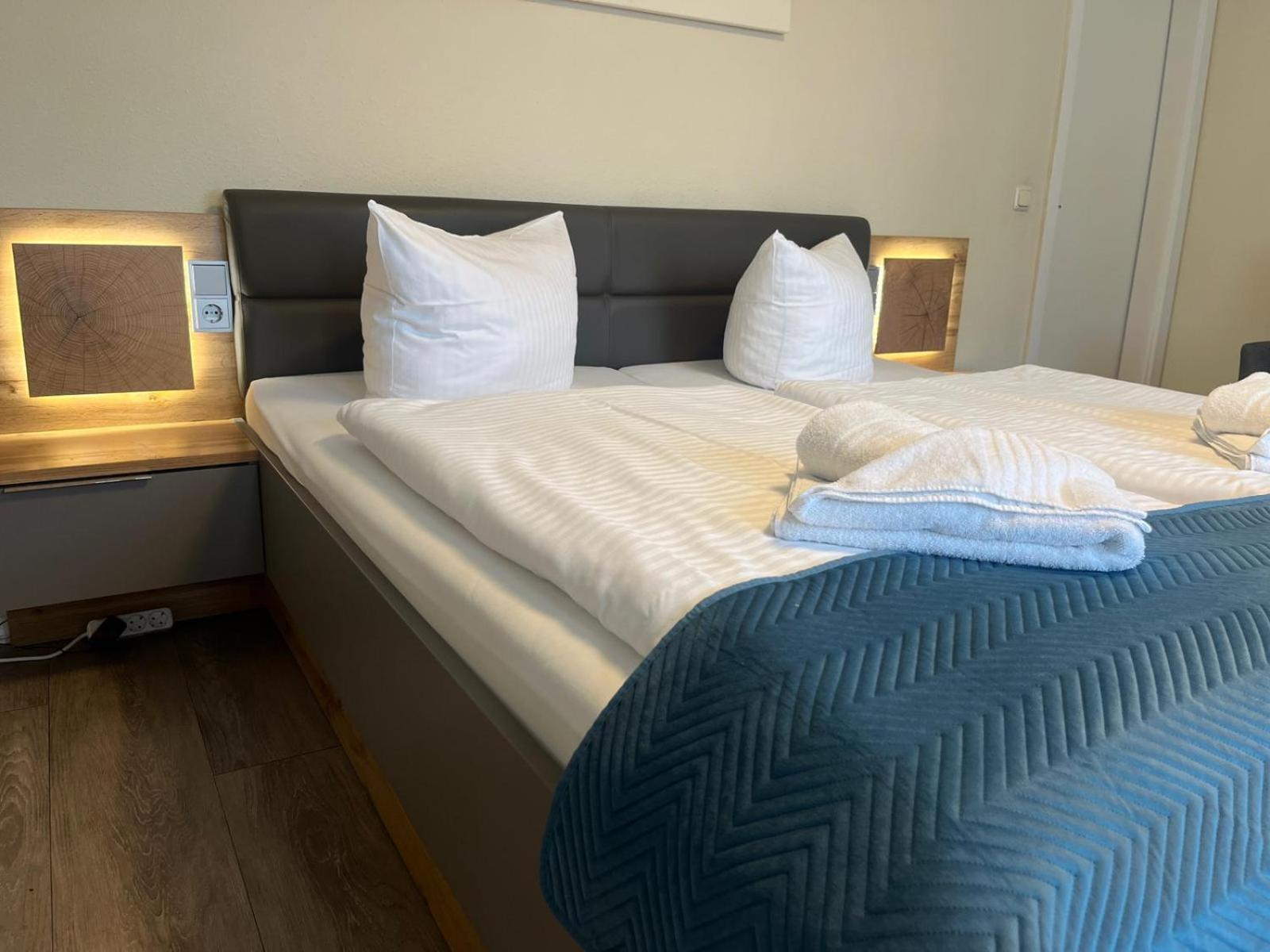Hotel Pommerscher Hof Зиновиц Екстериор снимка