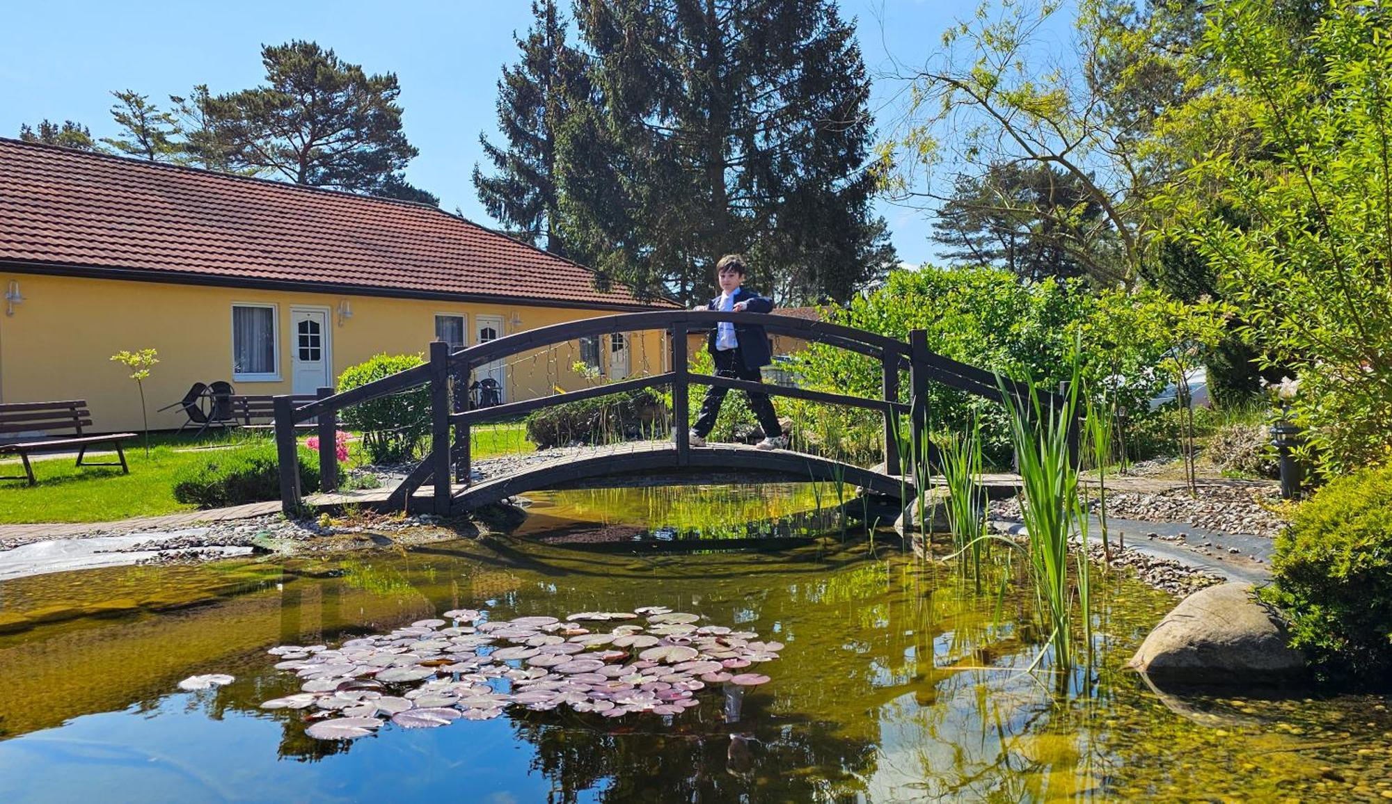 Hotel Pommerscher Hof Зиновиц Екстериор снимка