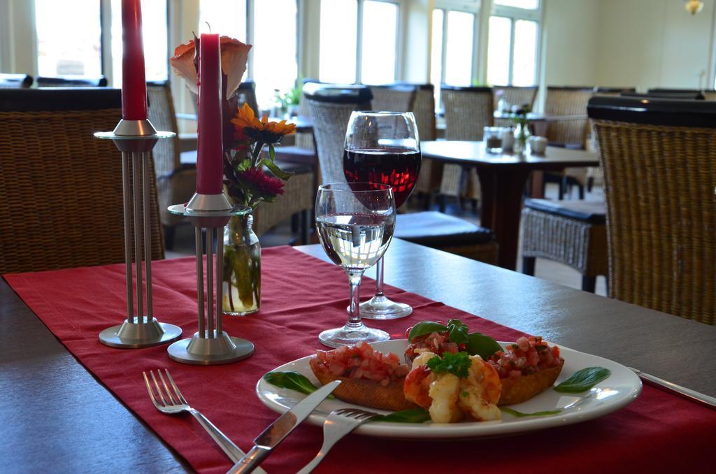 Hotel Pommerscher Hof Зиновиц Екстериор снимка